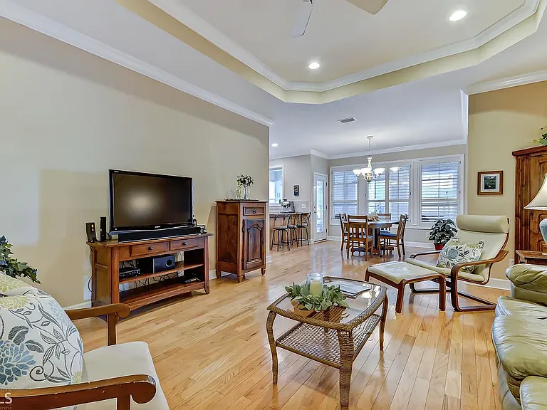 109 Austin Ryan Dr #109 — Photo 7