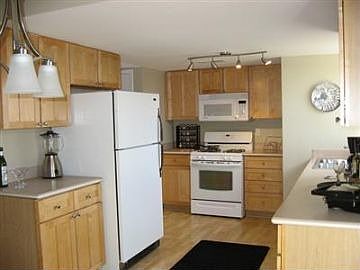 5th image of 13121 Skyview Ave NE