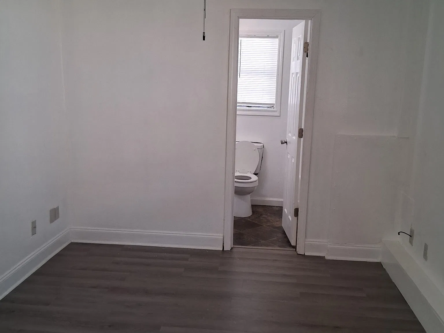 4 bed, 1350 sqft, $2,000 — Photo 2