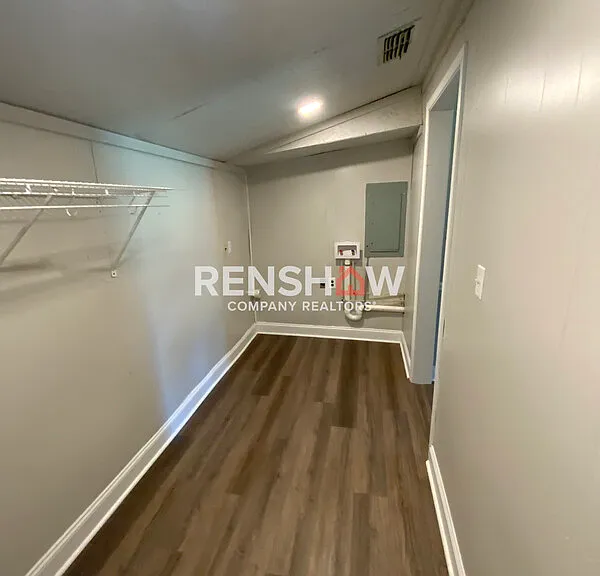 150 N Poplar St — Photo 12