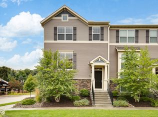 8932 SW Village Loop, Chanhassen, MN 55317