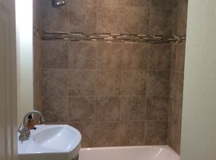 7805 16th Ave, Kenosha, WI 53143