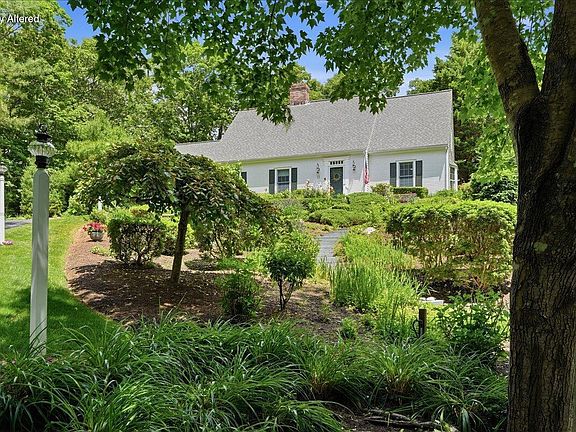 4th image of 11 Tower Hill Drive