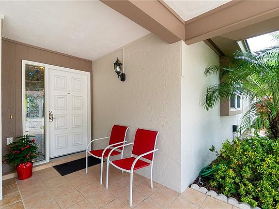 3rd image of 3732 Collins St #406