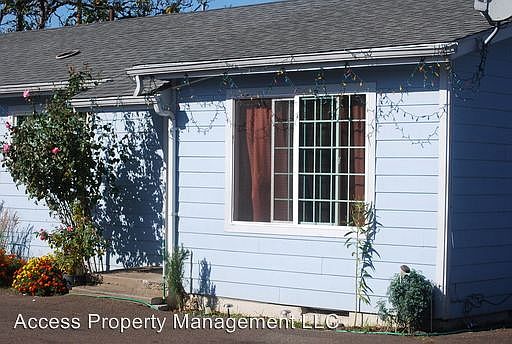 2nd image of 934 NE Hembree St APT 2