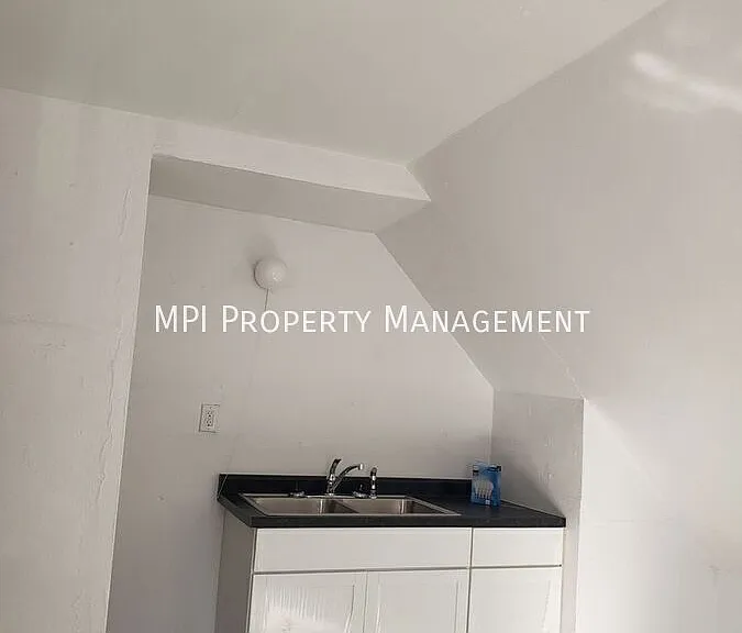 3306 N 24th Pl — Photo 1