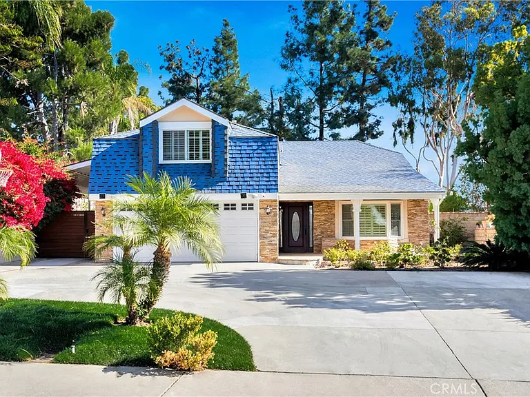 24692 Julie Ave — Photo 3
