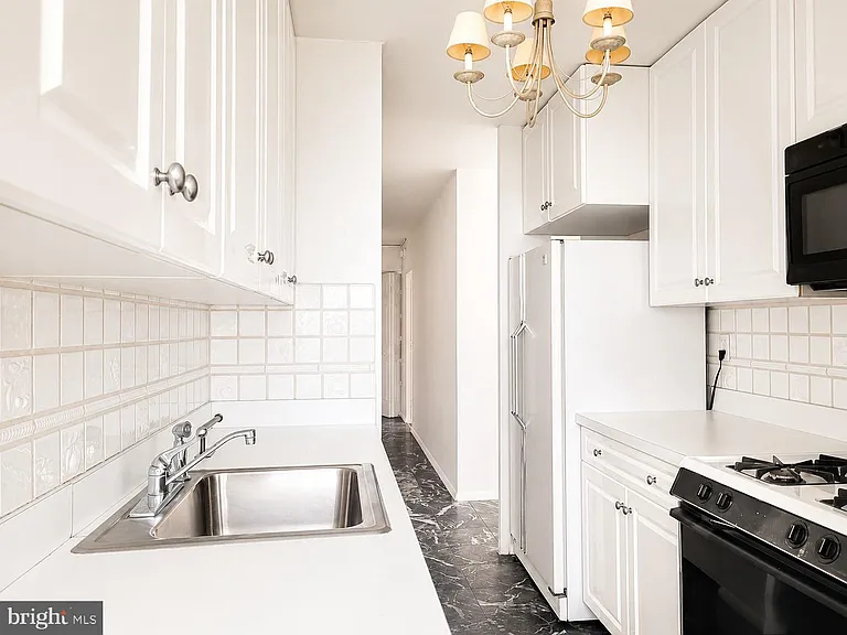 200 Locust St #30GN — Photo 8