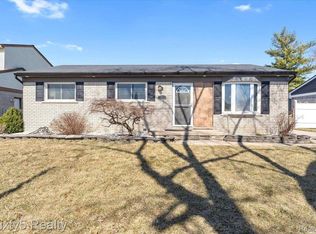 25070 Darin St, Taylor, MI 48180