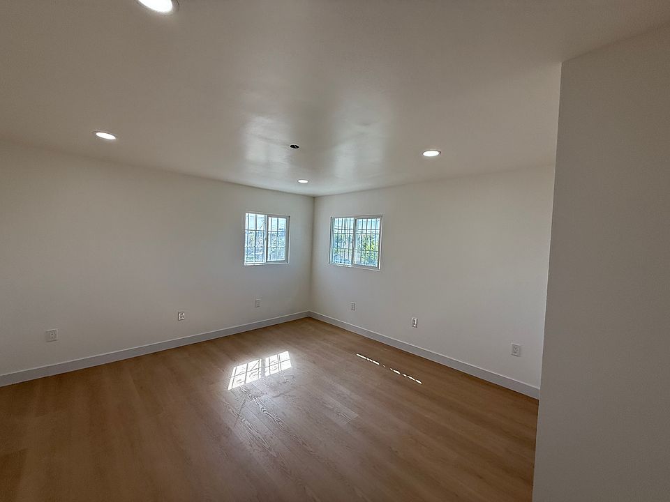 1st image of 412 W Tregallas Rd