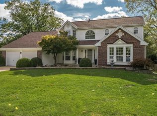5 Waldens Pine Ct, Ballwin, MO 63011