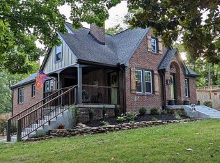 412 W College St, Dickson, TN 37055