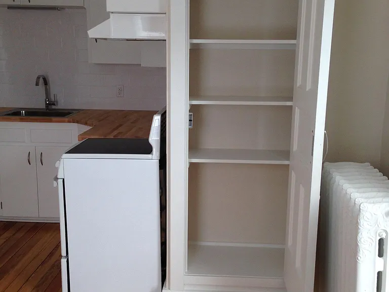 810 Broad St #3 — Photo 4