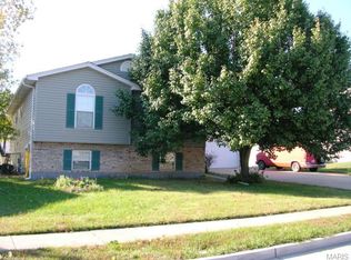 967 Hunter Chaise Dr, Wentzville, MO