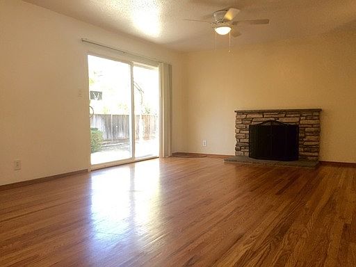 5th image of 102 Lester Ln