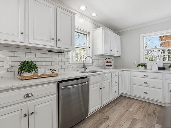 2nd image of 3820 Swarthmore Rd