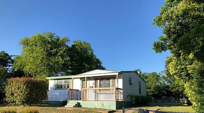 1st image of 2604 Terrace Dr