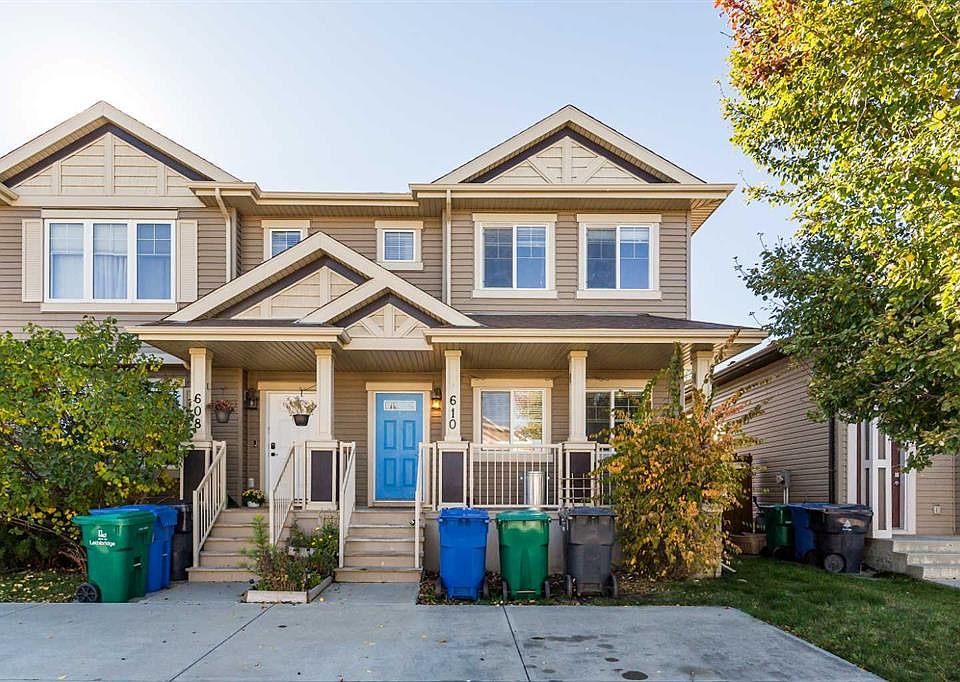 1st image of 610 SE Silkstone Point W