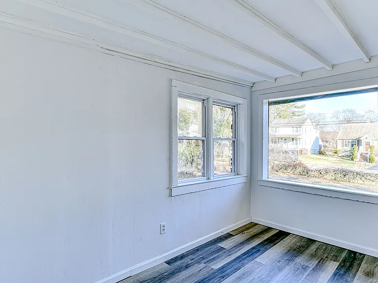19 Innis Ave — Photo 16