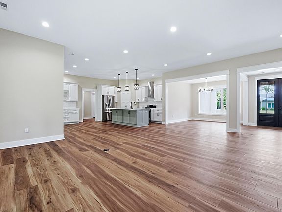 4th image of 8078 E Country Club Ln