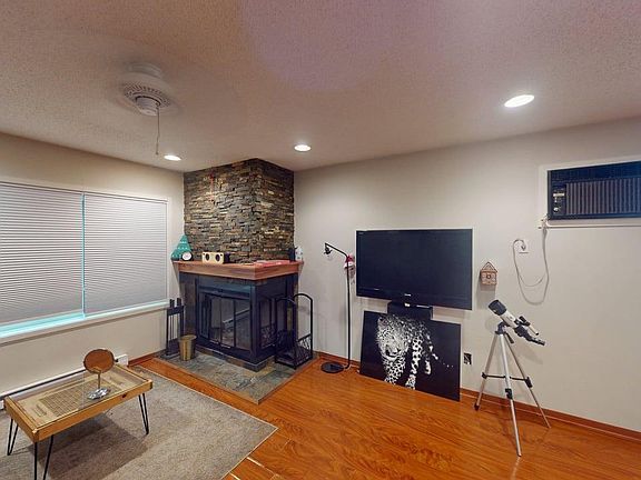 4th image of 2020 Ridge Dr APT 16