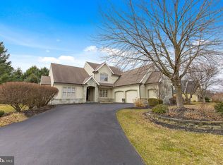 810 Woodfield Dr, Lititz, PA 17543