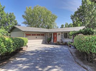 347 NW Pleasant View Dr APT B, Grants Pass, OR 97526