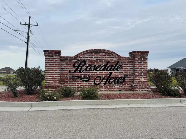 402 Harvest Ln, Port Allen, LA 70767