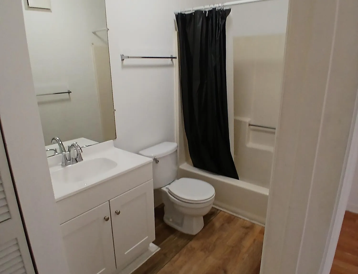 1 bed, 1.0 bath, 2183 sqft, $1,250 — Photo 4