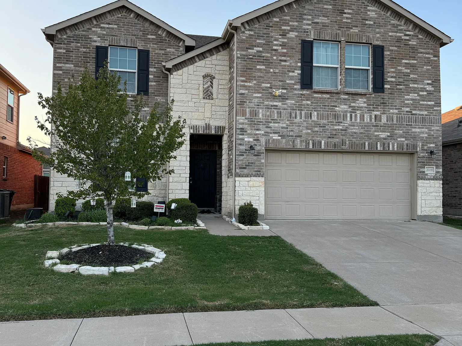 2209 Simmental Rd — Photo 1