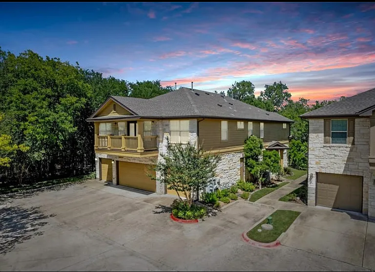 W Parmer Ln — Photo 11