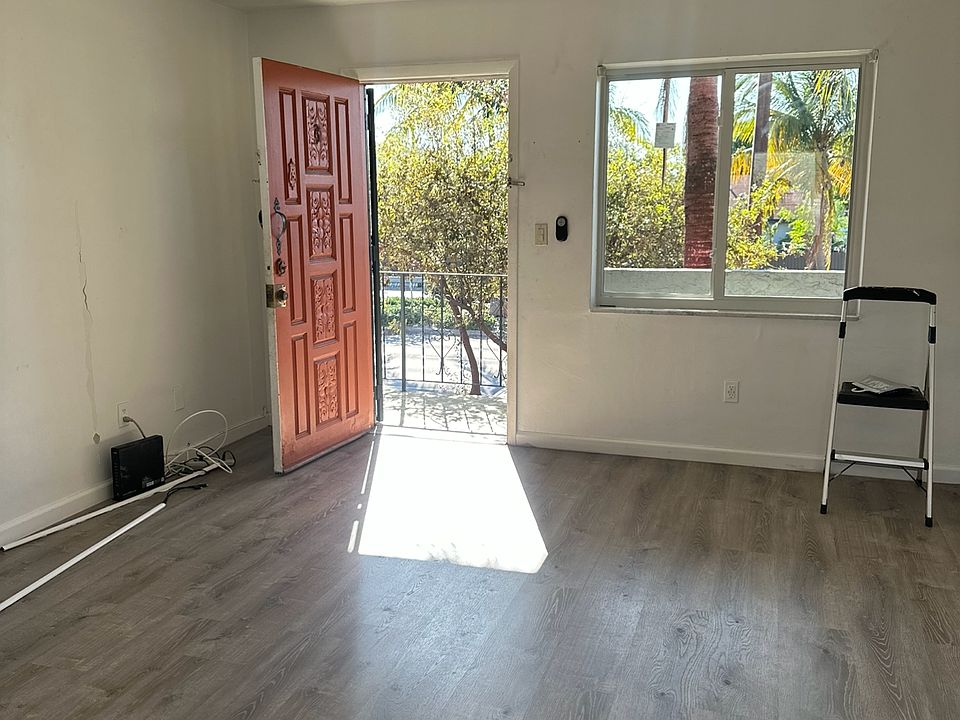 2nd image of 191 NW 17th Ave