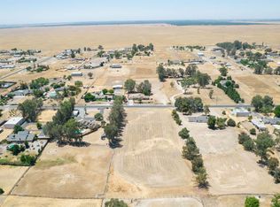 1 Monreal Rd, Madera, CA 93636