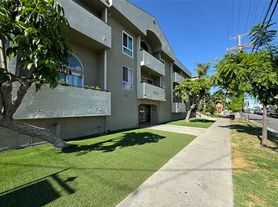 15126 Roscoe Blvd, Two Bedroom