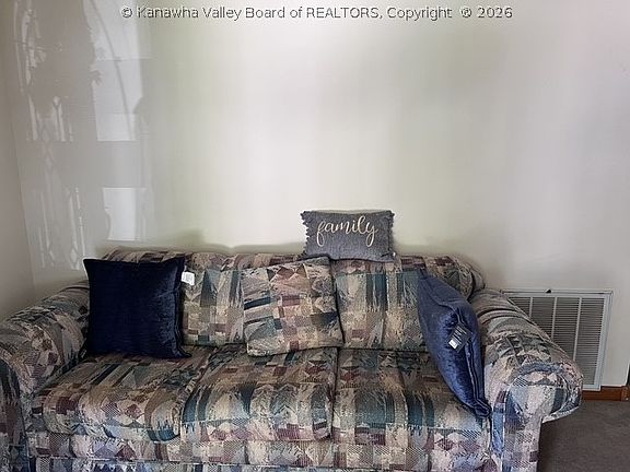 4th image of 5908 Starling Dr