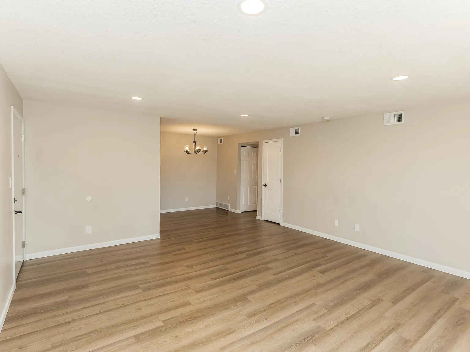 111 N Wisconsin Ave — Photo 3