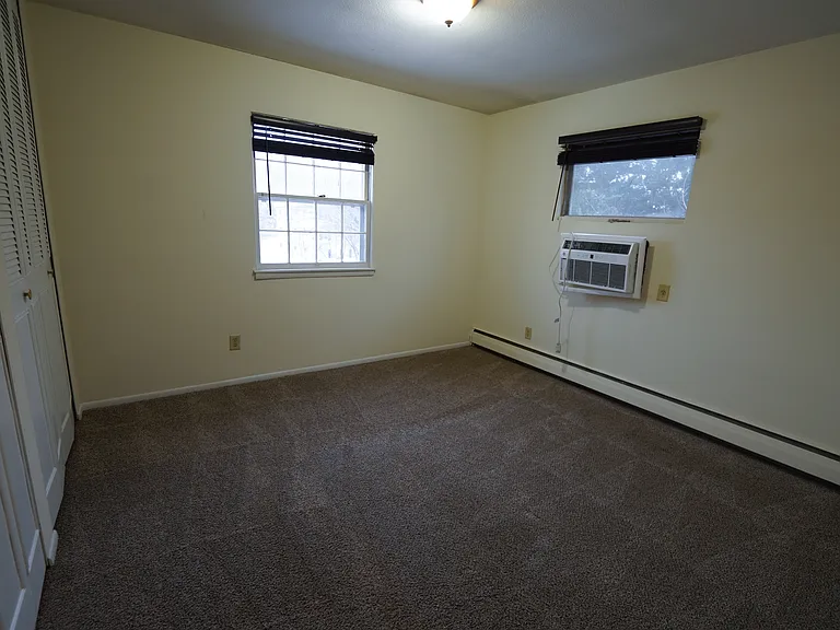 Highland Courts Apartments — Photo 8