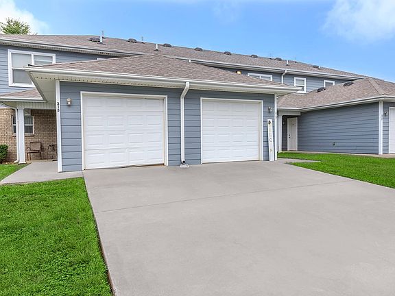 2nd image of 300 Berkley Ct #45196