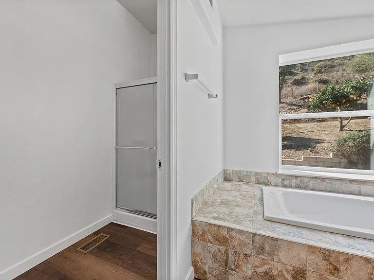 1057 E La Loma Ave — Photo 31