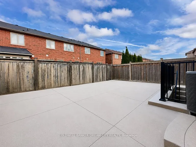 1124 Solomon Ct — Photo 5