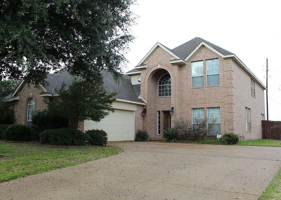1st image of 2519 Cambridge Dr