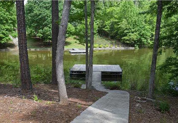homes dock in summer