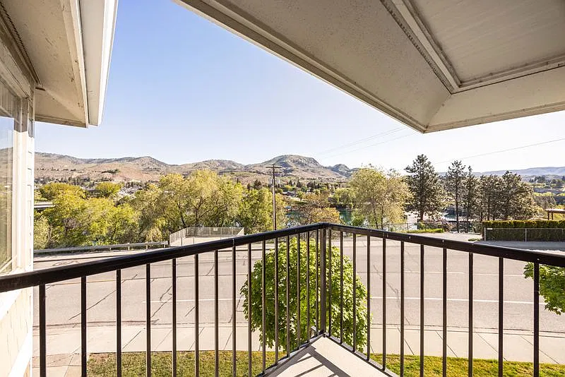 2 bed, 1170 sqft, $2,300 — Photo 4