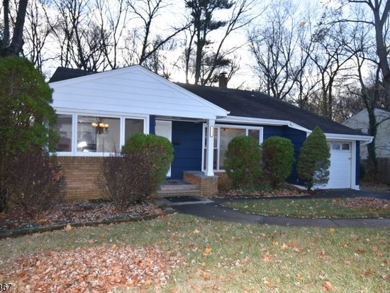 115 Valley Rd, River Edge, NJ 07661
