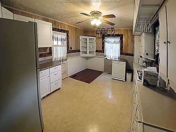 5th image of 608 Market Dr