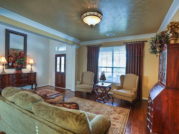 Spacious Area with Versatility...This Area Can Entertain Additional Guests or Can Be Used by the Children.