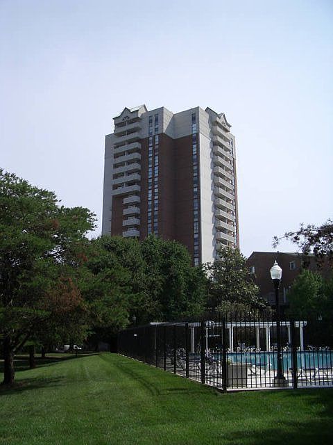Building, pool, park area view