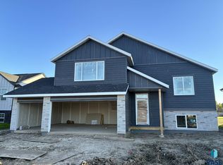913 Estate St, Harrisburg, SD 57032