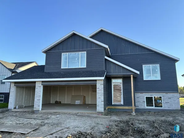 913 Estate St, Harrisburg, SD 57032