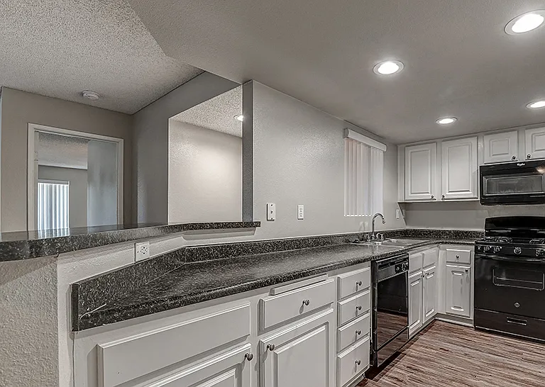 BROOKWOOD VILLAS — Photo 20